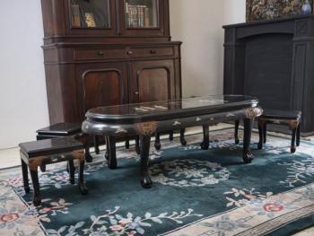 Čínský konferenční stolek se stoličkami Čínský konferenční stolek se stoličkami