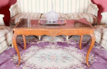 Dubový konferenční stolek s výpletem Dubový konferenční stolek s výpletem