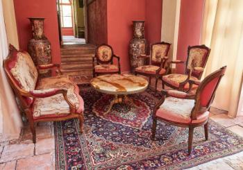 Kruhový konferenční stolek s onyxem Kruhový konferenční stolek s onyxem